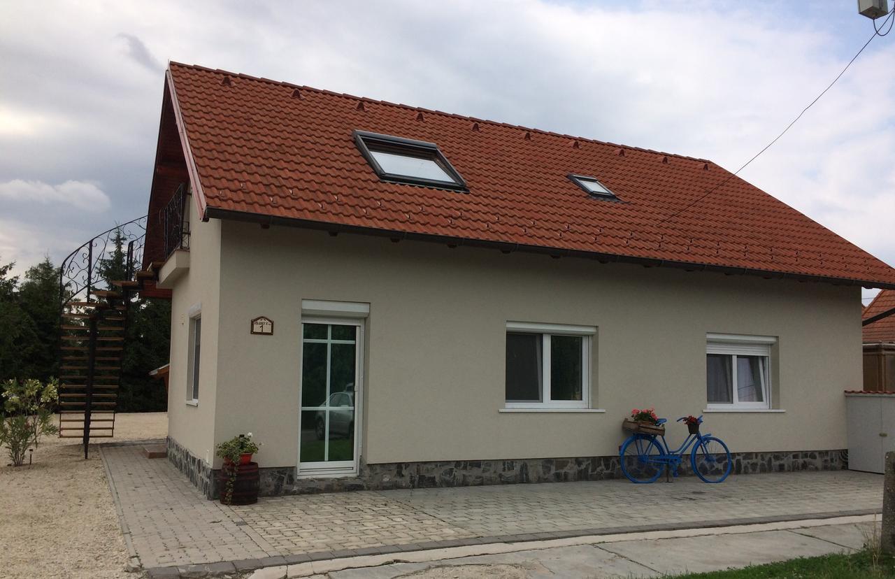 KapuvárBaro Berg Apartman公寓 外观 照片